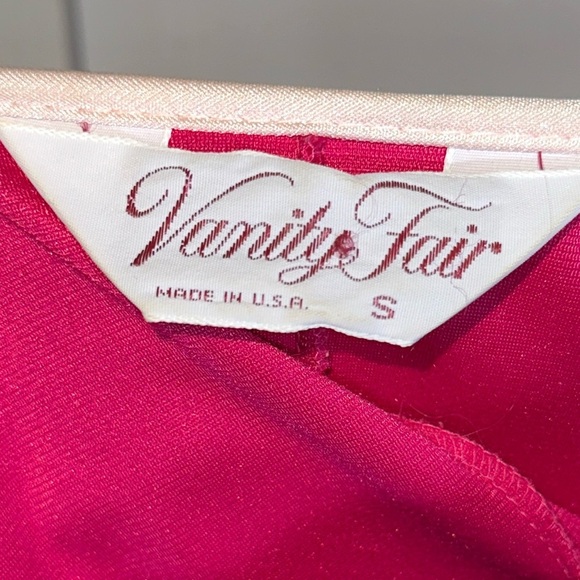 Vintage Vanity Fair Pink Batwing Zipper Front Robe - Picture 12 of 13